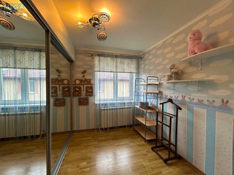 Продаж дома, 2&nbsp;поверху, 185&nbsp;кв.м, 5&nbsp;кімнат, ділянка 8&nbsp;соток, <a class="location-link" href="/novye-petrovcy/" title="Недвижимость Нові Петрівці">Нові Петрівці</a>, Вишневая, 17 (изображение 11)