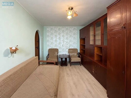 Продаж 1 кімнатної квартири (32,4/12,9/7,3), 8 пов. 9 пов. будинку, <a class="location-link" href="/kiev/" title="Недвижимость Київ">Київ</a>, <a class="location-link" href="/kiev/svyatoshinskij/" title="Недвижимость Святошинський район">Святошинський р-н</a>, Зодчих вул., 74 (изображение 4)