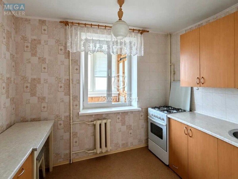 Продаж 1 кімнатної квартири (32,4/12,9/7,3), 8 пов. 9 пов. будинку, <a class="location-link" href="/kiev/" title="Недвижимость Київ">Київ</a>, <a class="location-link" href="/kiev/svyatoshinskij/" title="Недвижимость Святошинський район">Святошинський р-н</a>, Зодчих вул., 74 (изображение 6)