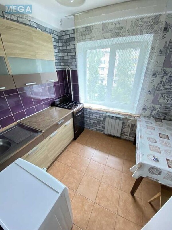 Оренда 1 кімнатної квартири, <a class="location-link" href="/kiev/" title="Недвижимость Київ">Київ</a>, <a class="location-link" href="/kiev/podolskij/" title="Недвижимость Подільський район">Подільський р-н</a>, Межевой пер., 3а (изображение 4)
