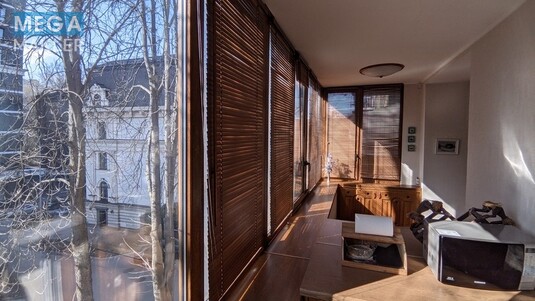Оренда 2 кімнатної квартири, стандарт, <a class="location-link" href="/kiev/" title="Недвижимость Київ">Київ</a>, <a class="location-link" href="/kiev/pecherskij/" title="Недвижимость Печерський район">Печерський р-н</a>, Первомайского 9А ( <img src="https://megamakler.com.ua/metro/00ff00.gif" alt="" class="metro" /> м. Кловская, 2 ) (изображение 4)