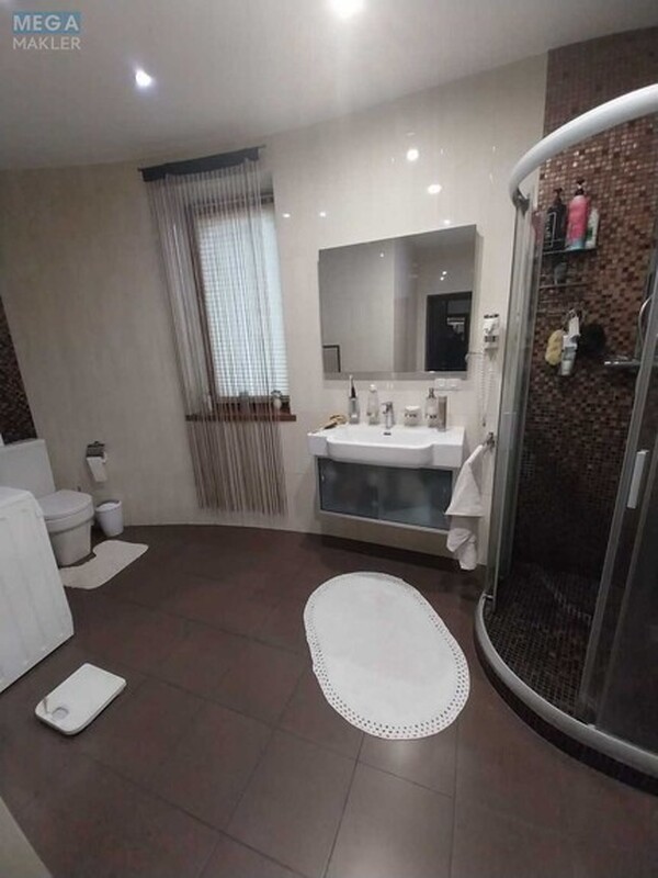 Продаж дома, 2&nbsp;поверху, 265&nbsp;кв.м, 5&nbsp;кімнат, ділянка 10&nbsp;соток, <a class="location-link" href="/kiev/" title="Недвижимость Київ">Київ</a>, <a class="location-link" href="/kiev/goloseevskij/" title="Недвижимость Голосіївський район">Голосіївський р-н</a>, Вітавська вул. (изображение 18)