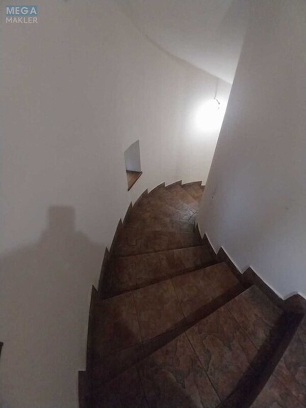 Продаж дома, 2&nbsp;поверху, 265&nbsp;кв.м, 5&nbsp;кімнат, ділянка 10&nbsp;соток, <a class="location-link" href="/kiev/" title="Недвижимость Київ">Київ</a>, <a class="location-link" href="/kiev/goloseevskij/" title="Недвижимость Голосіївський район">Голосіївський р-н</a>, Вітавська вул. (изображение 21)