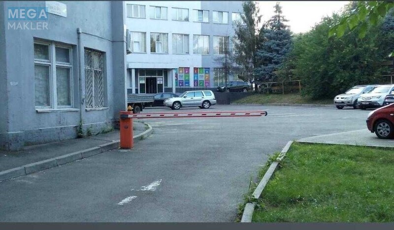 Продаж комерційної нерухомості, 206&nbsp;кв.м, под офис, <a class="location-link" href="/kiev/" title="Недвижимость Київ">Київ</a>, <a class="location-link" href="/kiev/solomenskij/" title="Недвижимость Солом'янський район">Солом'янський р-н</a>, Вацлава Гавела бульв., 16а (изображение 3)
