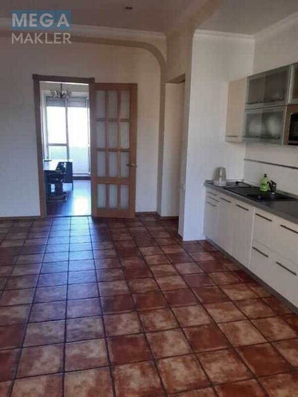 Продаж 4 кімнатної квартири (173/125/25), 5 пов. 5 пов. будинку, <a class="location-link" href="/kiev/" title="Недвижимость Київ">Київ</a>, <a class="location-link" href="/kiev/pecherskij/" title="Недвижимость Печерський район">Печерський р-н</a>, Інститутська вул., 22/7 (изображение 13)